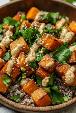 Gerösteter Süßkartoffel-Quinoa-Salat mit Sesam-Miso-Sauce